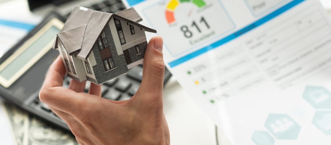 O impacto das tarifas do Trump na construção civil e no mercado imobiliário dos EUA
